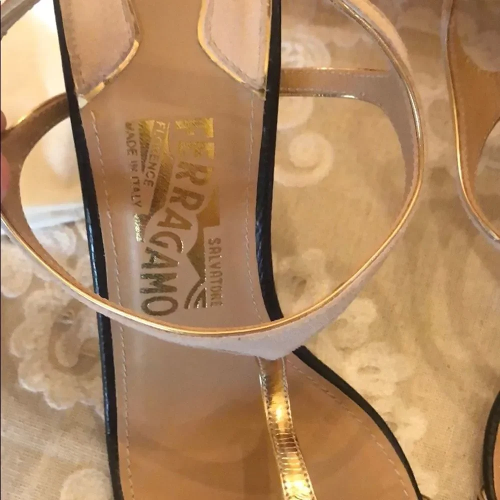 💲⬇️Salvatore Ferragamo T-Strap Monroe Sandals